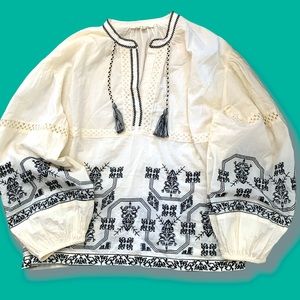 Boho style blouse 🌻off white . Size L . Cotton .